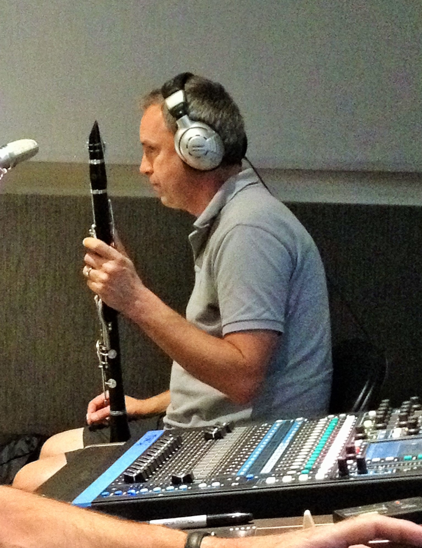 Mike Tremblay playing on the album L'Éden est un Bazar- Janie
