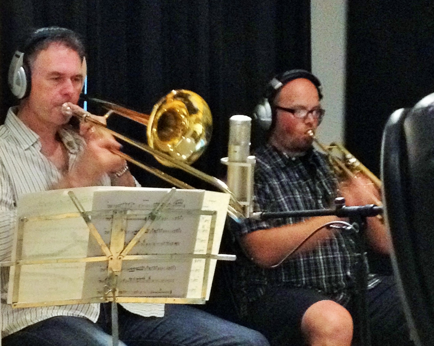 Mark Ferguson and Nick Dyson playing on l'Éden est un Bazar- Janie